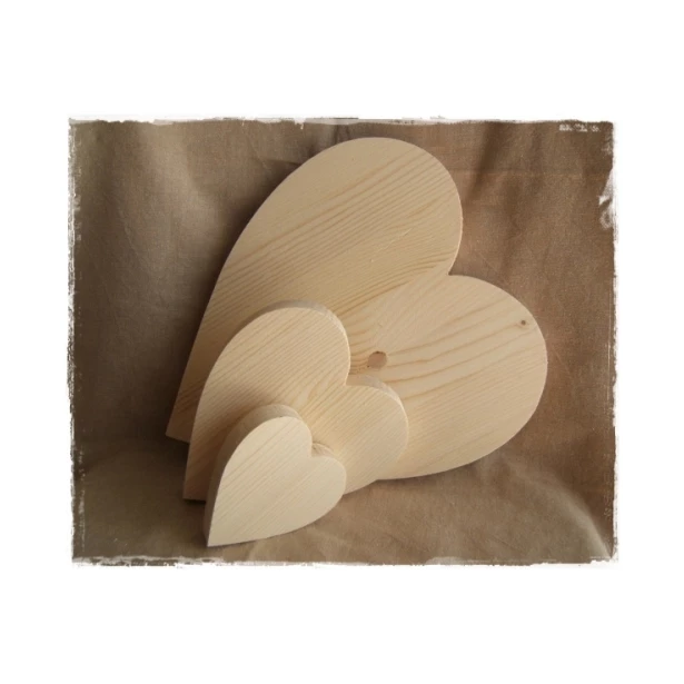 Serce z drewna wys. 17cm, gr.2 cm