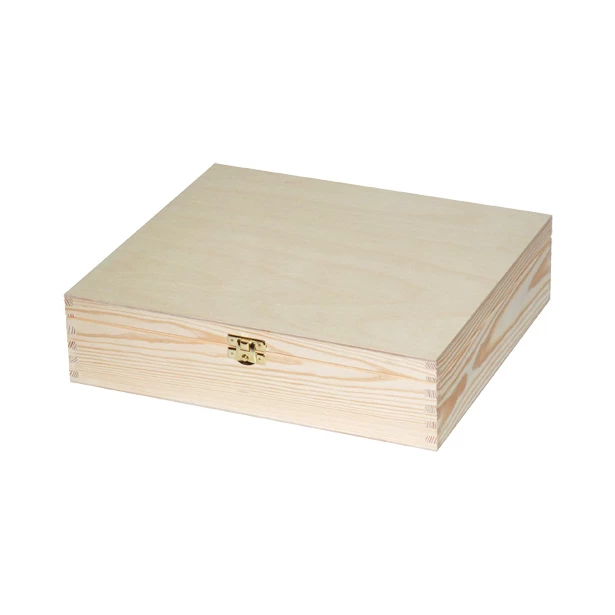 Drewniane pudełko z zapięciem 25x29x7,5cm