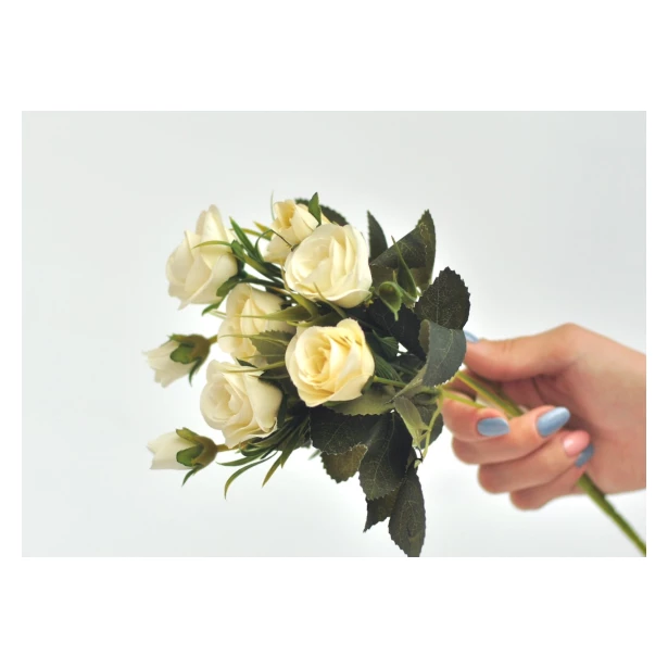 Bukiet róż białych - sztuczne kwiaty 29 cm